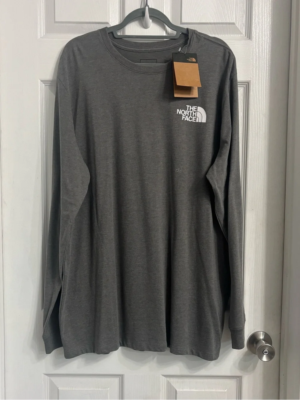 The North Face Long Sleeve Crew Neck Hit Tee in Charcoal Gray XL NWT